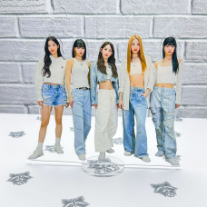 Акрилова колекційна фігурка Le Sserafim 15 см