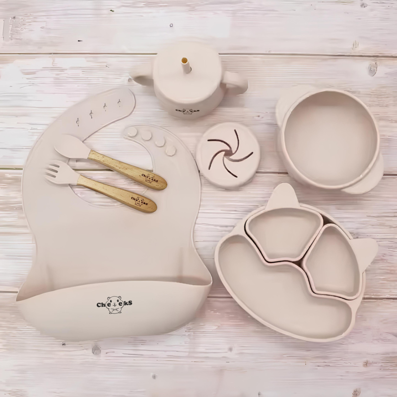Набір силіконового дитячого посуду для прикорму на присосках із харчового силікону бежевий
