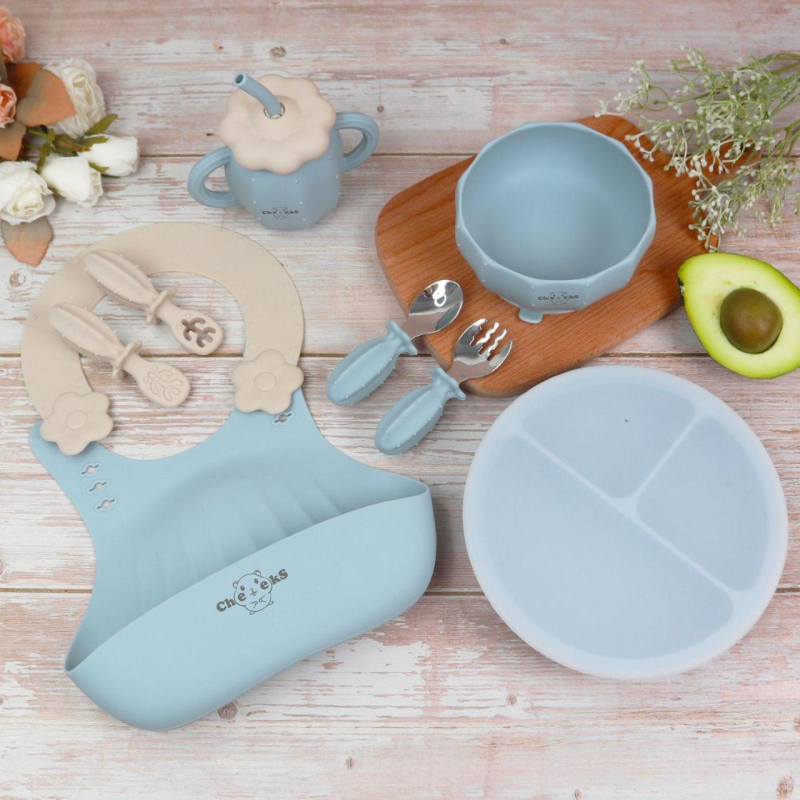 Набір силіконового дитячого посуду для прикорму на присосках із харчового силікону Кактус з навчальними ложками блакитний
